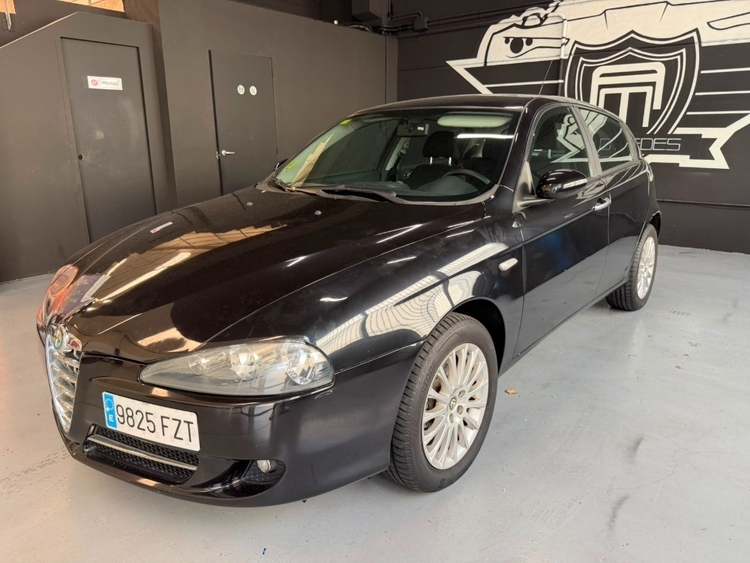 Alfa Romeo 147 1.9 JTD 120 Sport foto miniatura