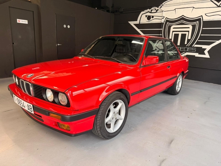 BMW Serie 3 318IS foto miniatura