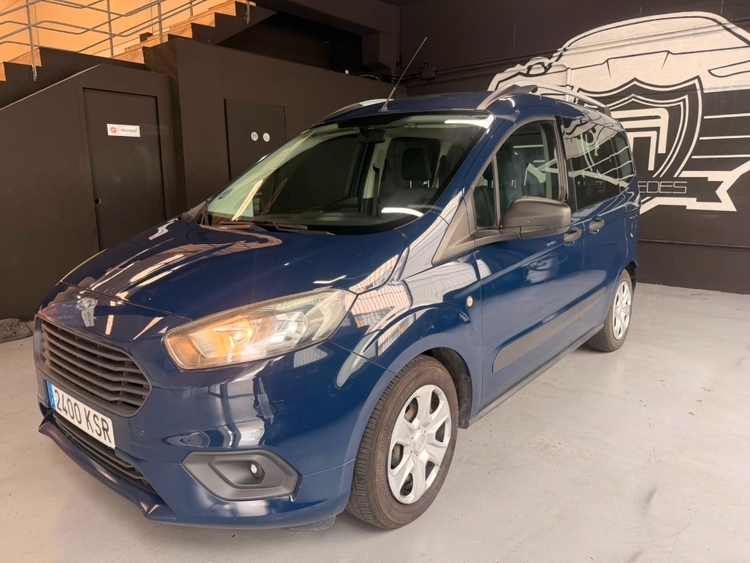 Ford Tourneo Courier Ambiente foto miniatura