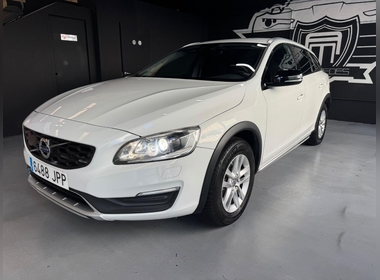 Volvo - V60 Cross Country